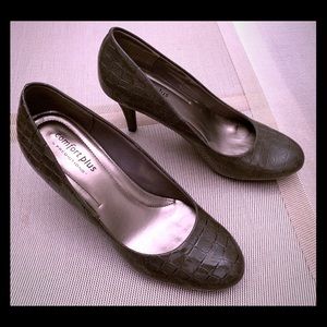 Predictions- Gray Heels foe Alligator Skin